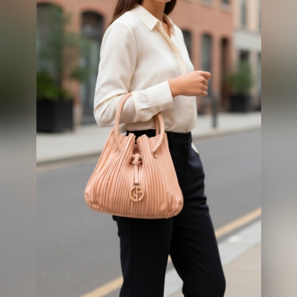 Giorgio Armani pleated bag - Picture 17 of 17